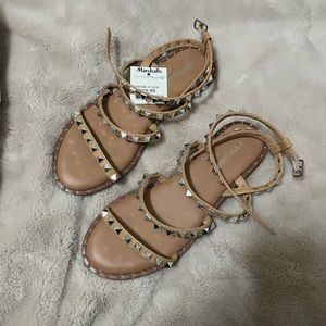 Cushionaire Strappy Sandals - Size 7.5 women’s